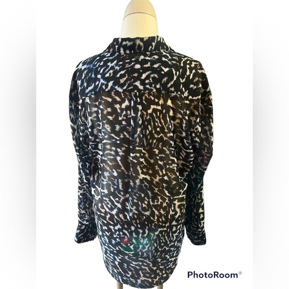 𝅺guess sheer  XL animal print blouse - Picture 2 of 5